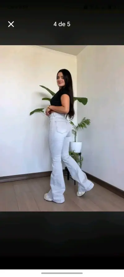 Pantalones negros acampanados para mujer - miniatura 4