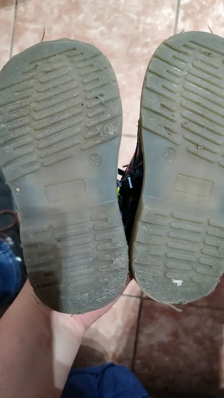 Botines infantiles con diseño de mariposas - 2