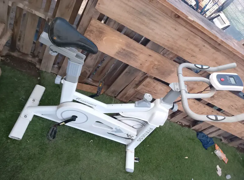 Bicicleta estática Centurfit para ejercicio - 1