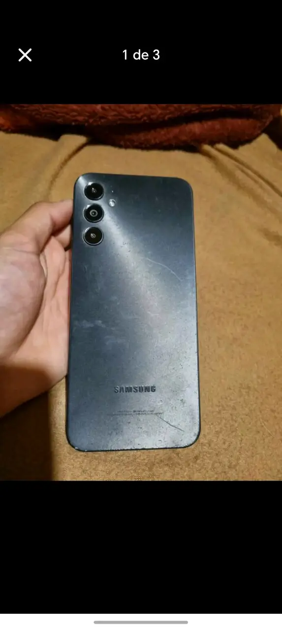 Smartphone Samsung con triple cámara trasera - 1
