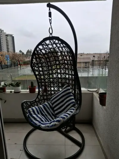 Sillón colgante de ratán sintético con - miniatura 1
