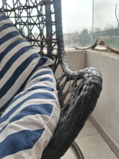 Sillón colgante de ratán sintético con - miniatura 4