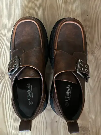 Zapatos  marrón con suela gruesa(plataforma) - miniatura 2