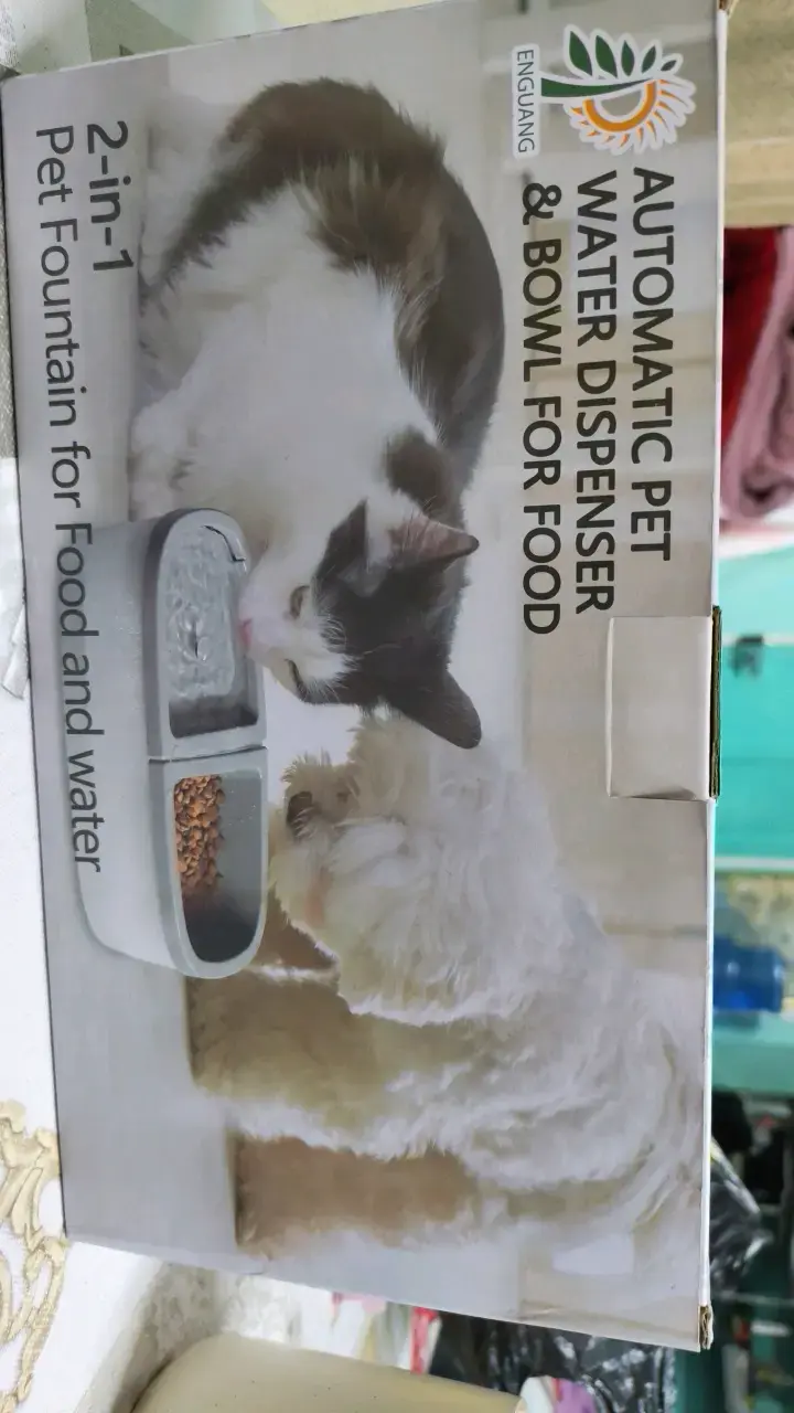 Dispensador automático de agua y comida para mascotas