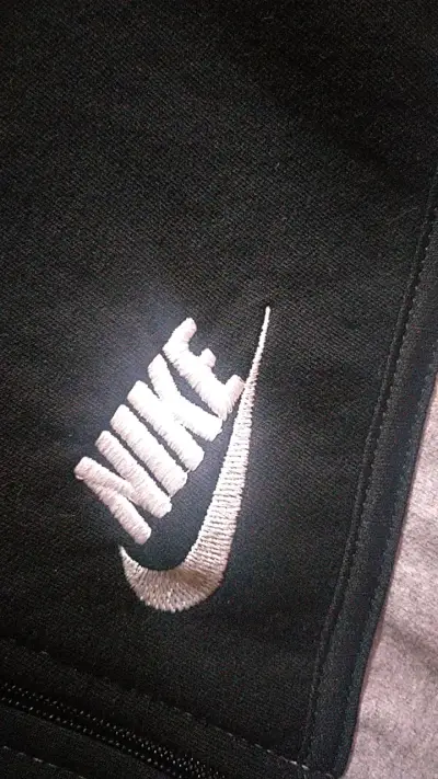 Polerón Nike bicolor con cierre frontal - miniatura 3