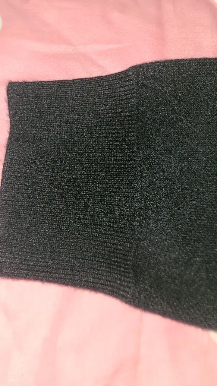 Sweater negro con diseño de gato - 2