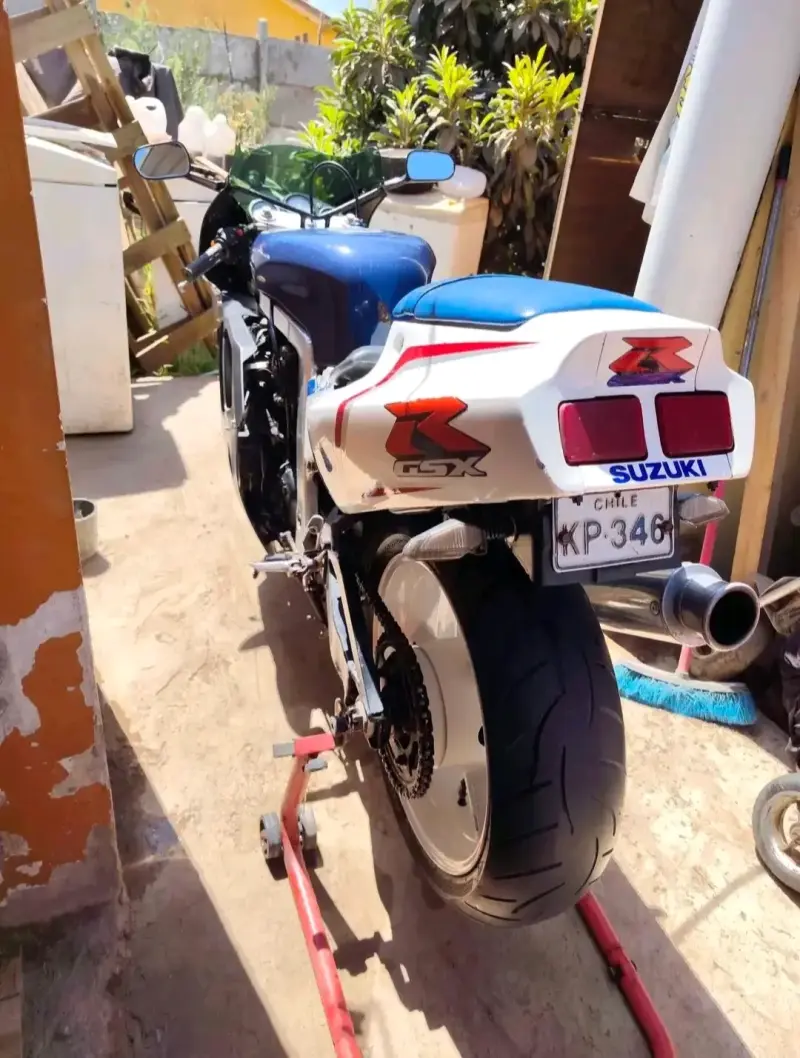 Moto Suzuki GSX-R - 2