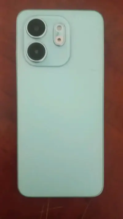 Smartphone con doble cámara trasera - miniatura 2