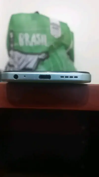 Smartphone con doble cámara trasera - miniatura 3
