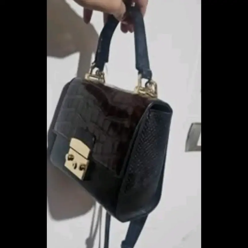 Cartera de mano elegante con diseño de cocodrilo - 5
