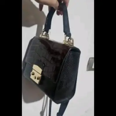 Cartera de mano elegante con diseño de cocodrilo - miniatura 5