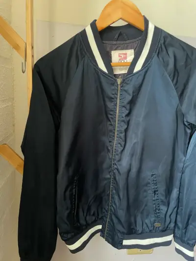 Chaqueta Bomber Azul Marino Estilo Los Ángeles - miniatura 2