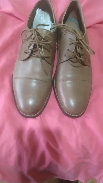 Zapatos de vestir marrones de cuero para hombre - miniatura 1