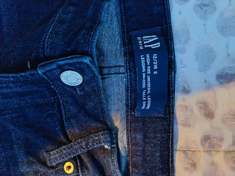 Jeans ajustados azul oscuro para mujer - 2