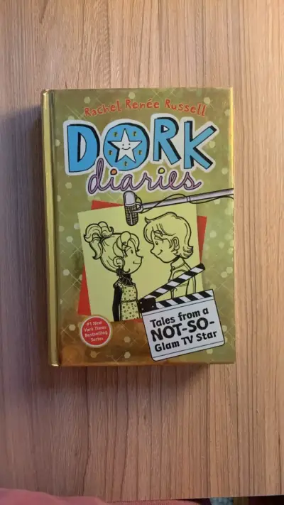 Libro Dork Diaries 7 - miniatura 1