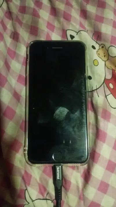 iPhone 7 en buen estado - miniatura 1