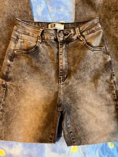 Jeans de mezclilla gris para mujer - miniatura 1