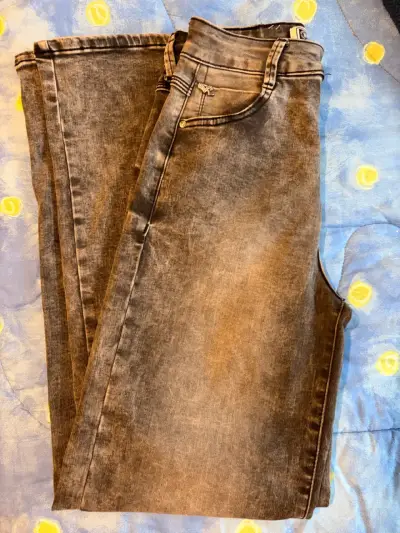 Jeans de mezclilla gris para mujer - miniatura 3