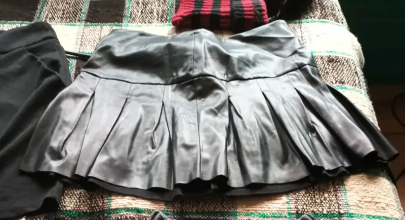 Lote de faldas variadas para mujer en buen estado - 6