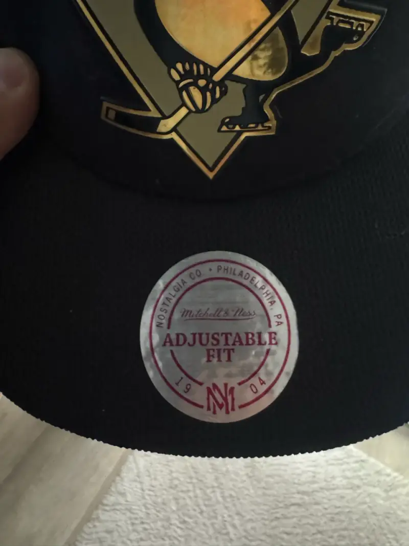 Gorra negra  Mitchell & Ness con logo - 4