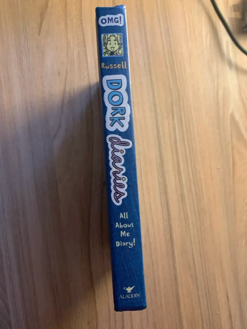Libro Dork Diaries OMG! All About Me Diary - 2