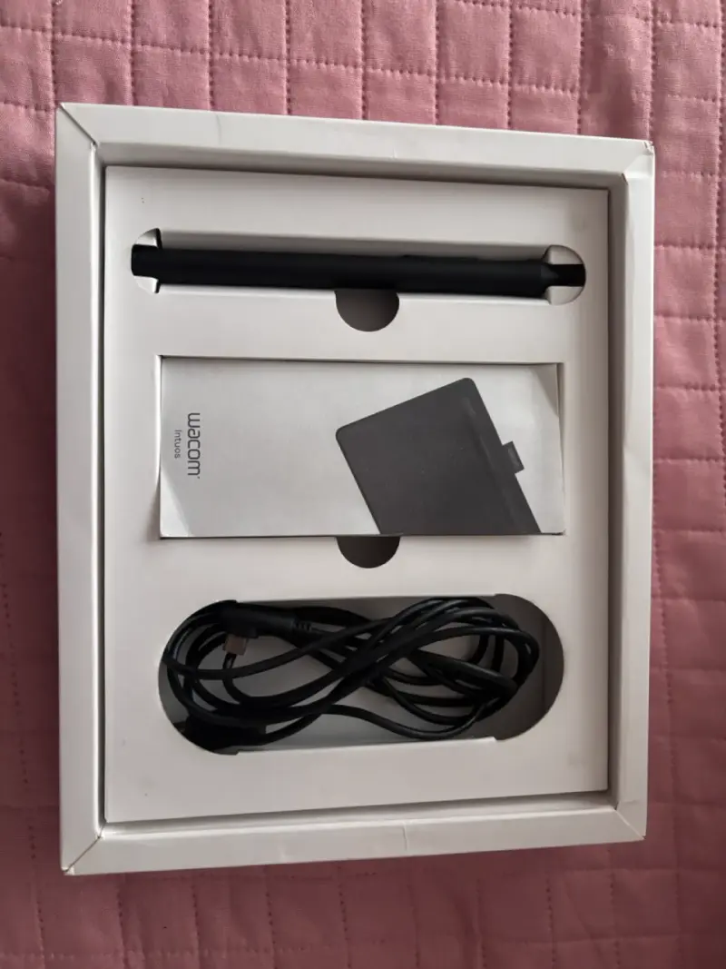 Tableta Gráfica Wacom Intuos con Lápiz - 3