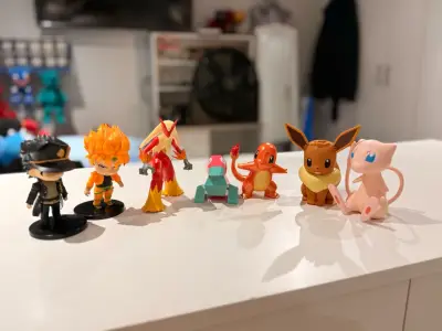 Figuras de acción Pokémon y anime - miniatura 1