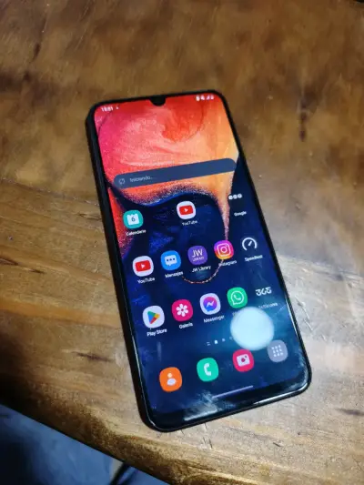 Samsung a50 en buen estado - miniatura 3