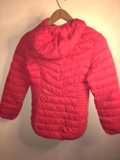Chaqueta acolchada roja para niños con capucha - miniatura 2