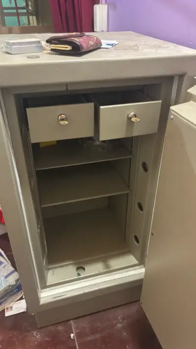 Caja fuerte con cerradura electrónica - miniatura 4