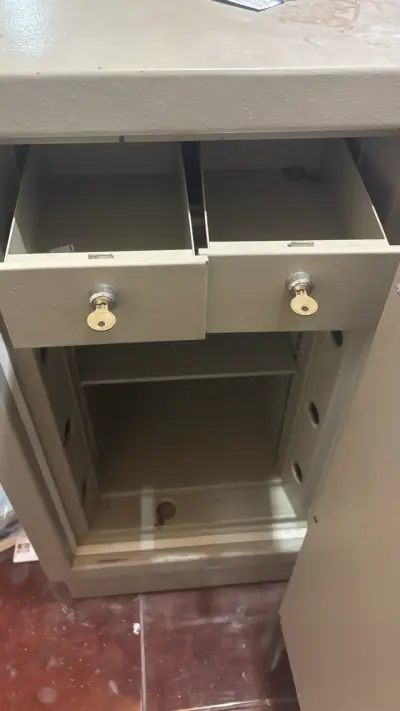 Caja fuerte con cerradura electrónica - miniatura 5