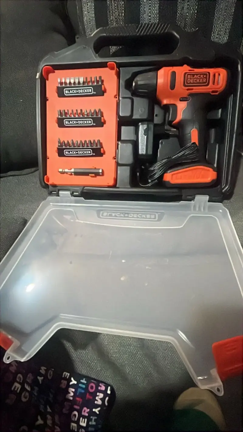Taladro Inalámbrico Black+Decker con Accesorios