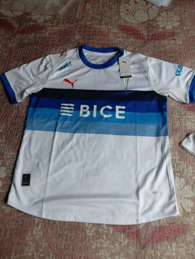 Camiseta de fútbol Universidad Católica Puma 2023 - miniatura 3
