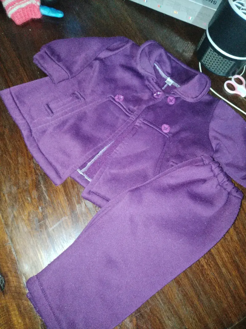 Conjunto de ropa infantil con encaje y botones - 2