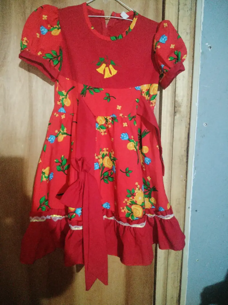 Conjunto de ropa infantil con encaje y botones - 3