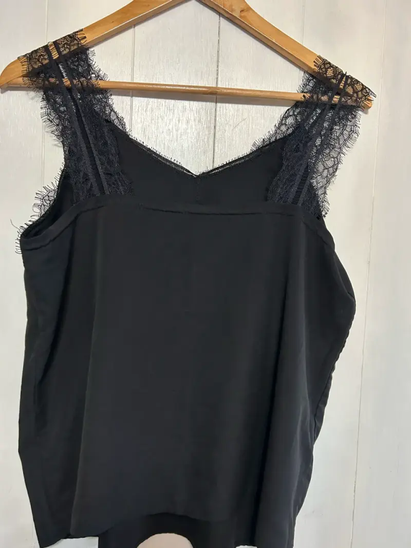 Blusa Negra de Encaje para Mujer - 2