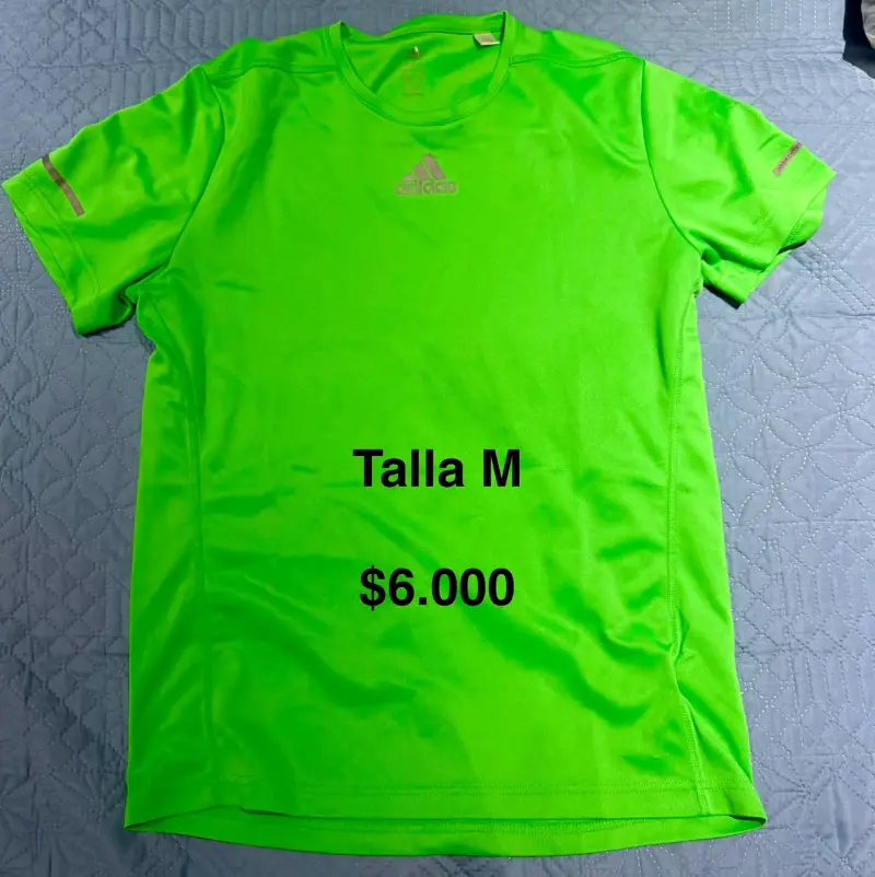 Polera deportiva verde Adidas talla M - 1