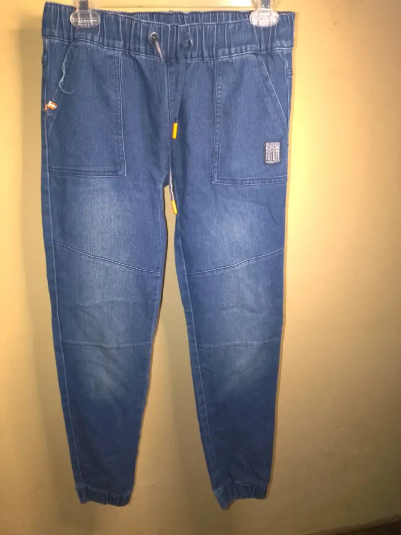 Pantalones jogger de mezclilla azul para hombre - 1