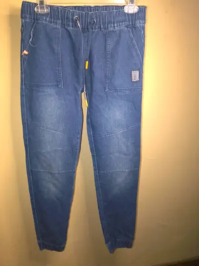 Pantalones jogger de mezclilla azul para hombre - miniatura 1