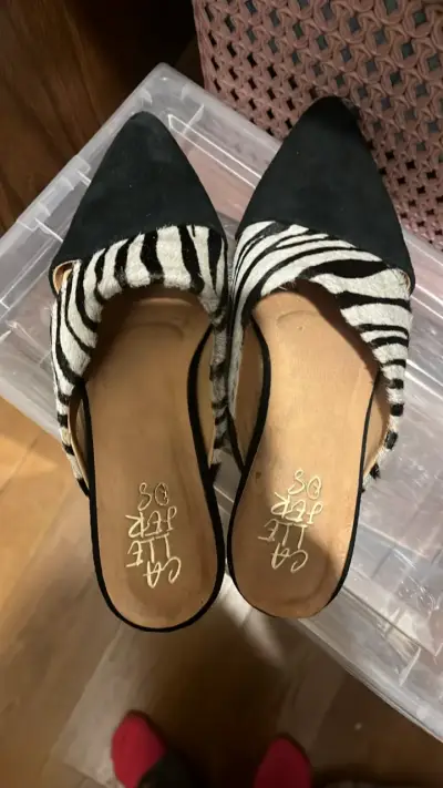 Zapatos mule con diseño de cebra - miniatura 3