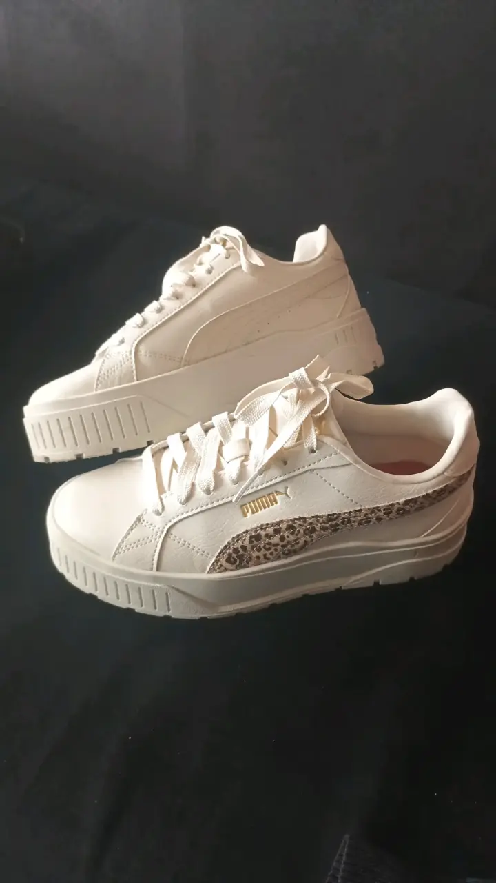 Zapatillas deportivas blancas Puma con diseño animal print