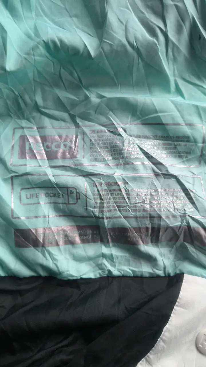 Chaqueta de esquí Helly Hansen verde y blanca para mujer - 3