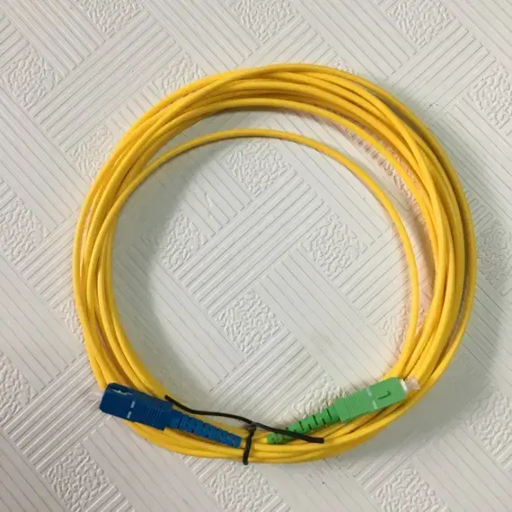 Cable de Fibra Óptica SC/APC a SC/UPC 10m