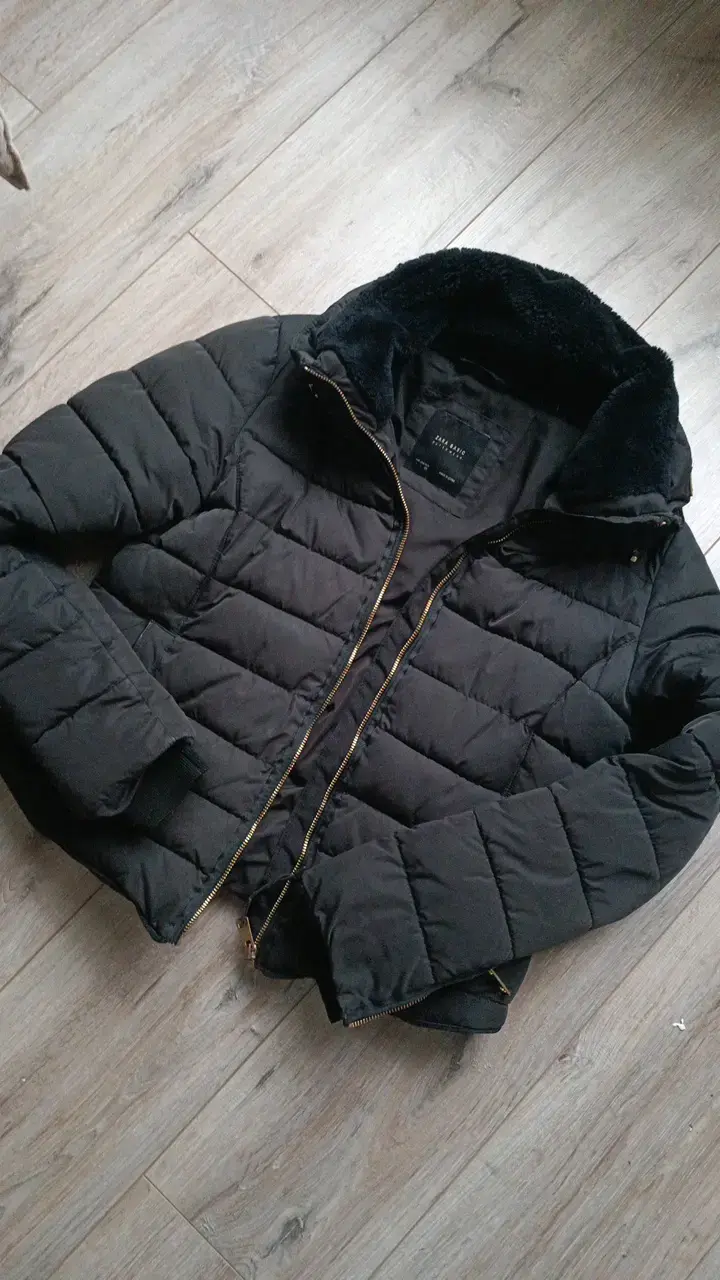 Chaqueta acolchada negra Zara Basic c/ forro polar