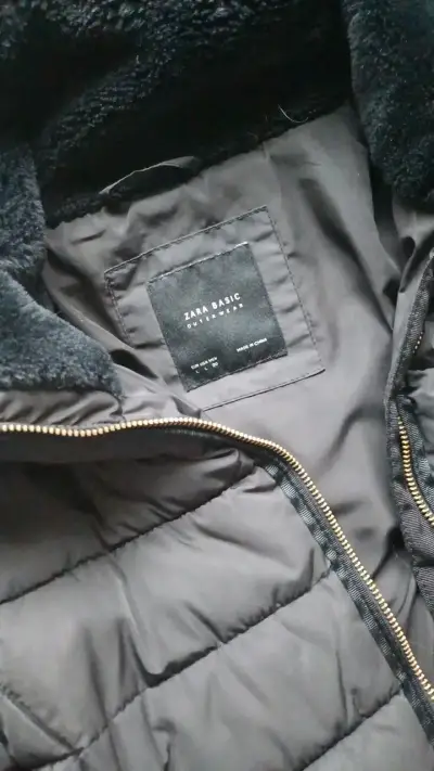 Chaqueta acolchada negra Zara Basic c/ forro polar - miniatura 2
