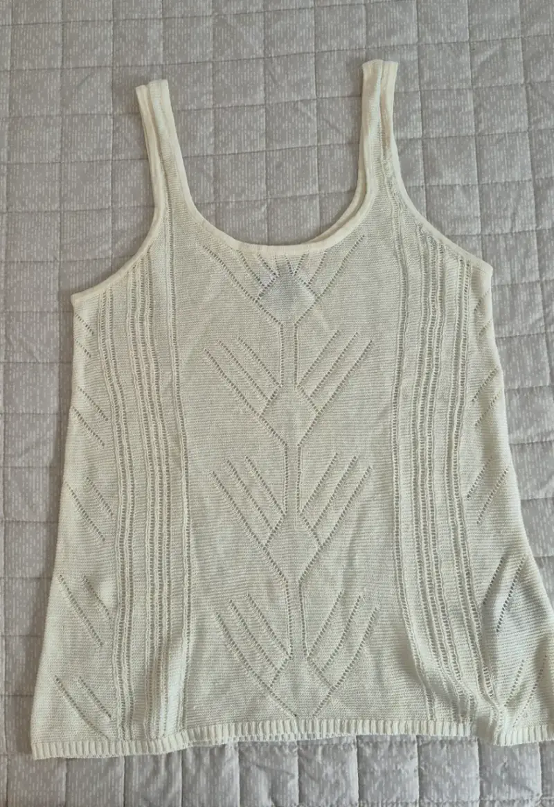 Polera sin mangas tejida color crema - 2