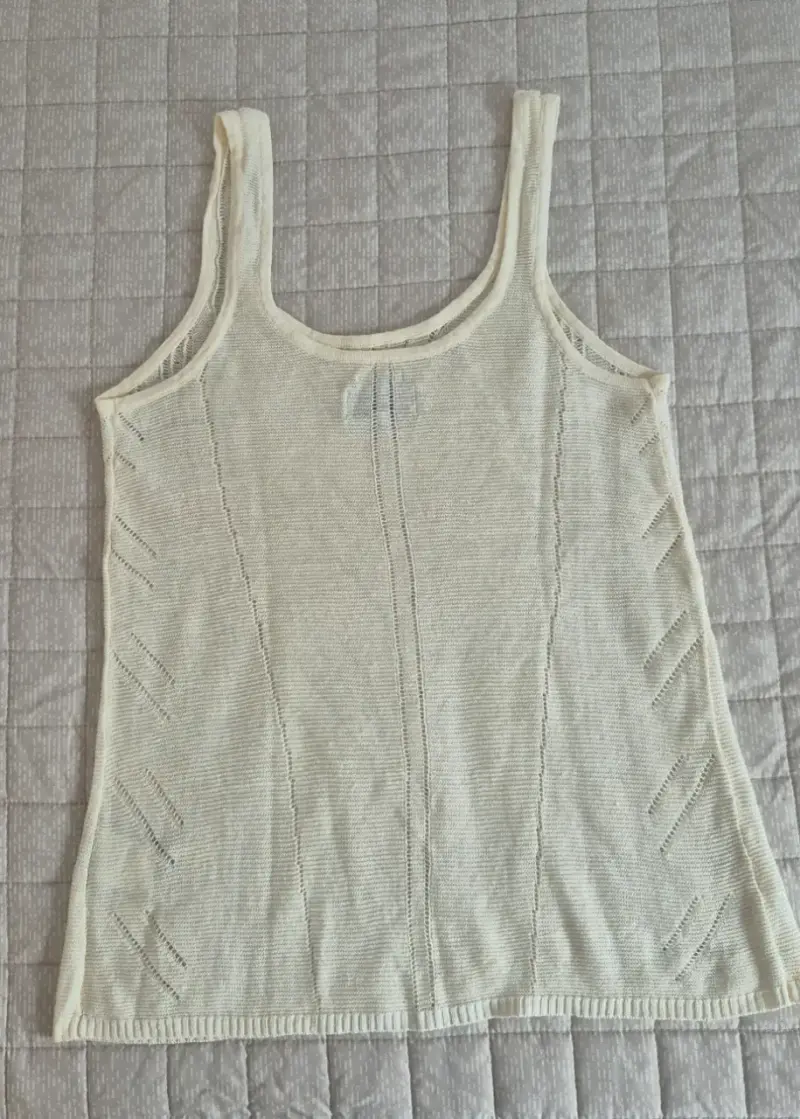 Polera sin mangas tejida color crema - 4
