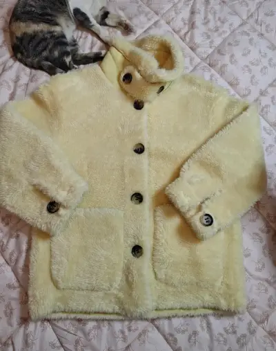 Chaqueta acolchada negra para mujer con cierre - miniatura 1