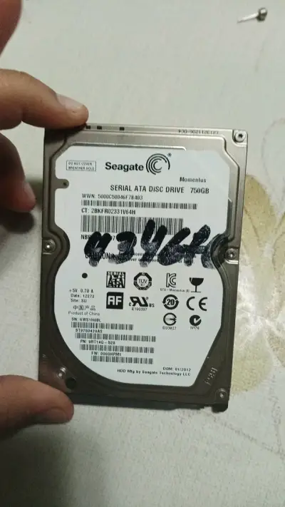 Disco duro Seagate Momentus 750GB SATA - miniatura 1