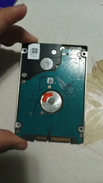 Disco duro Seagate Momentus 750GB SATA - miniatura 2
